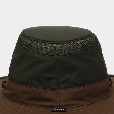 #colour_forest-night-peat